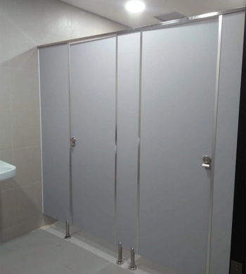 project cubicle toilet 2